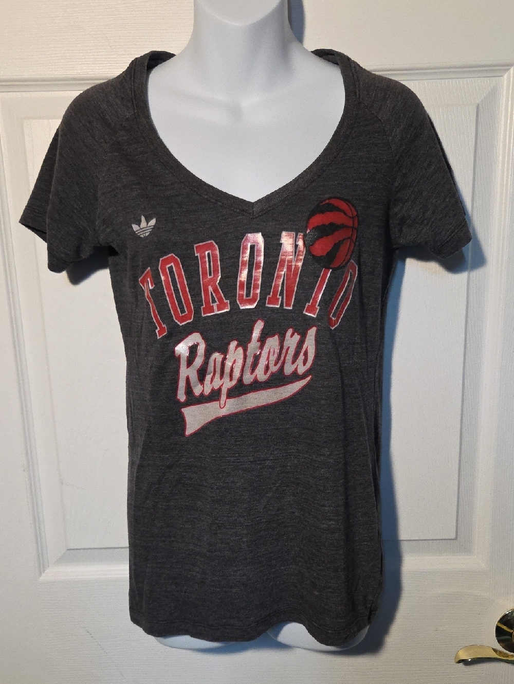 adidas Dark Gray Toronto Raptors Fan V-Neck Tee with Red Graphic Sz M